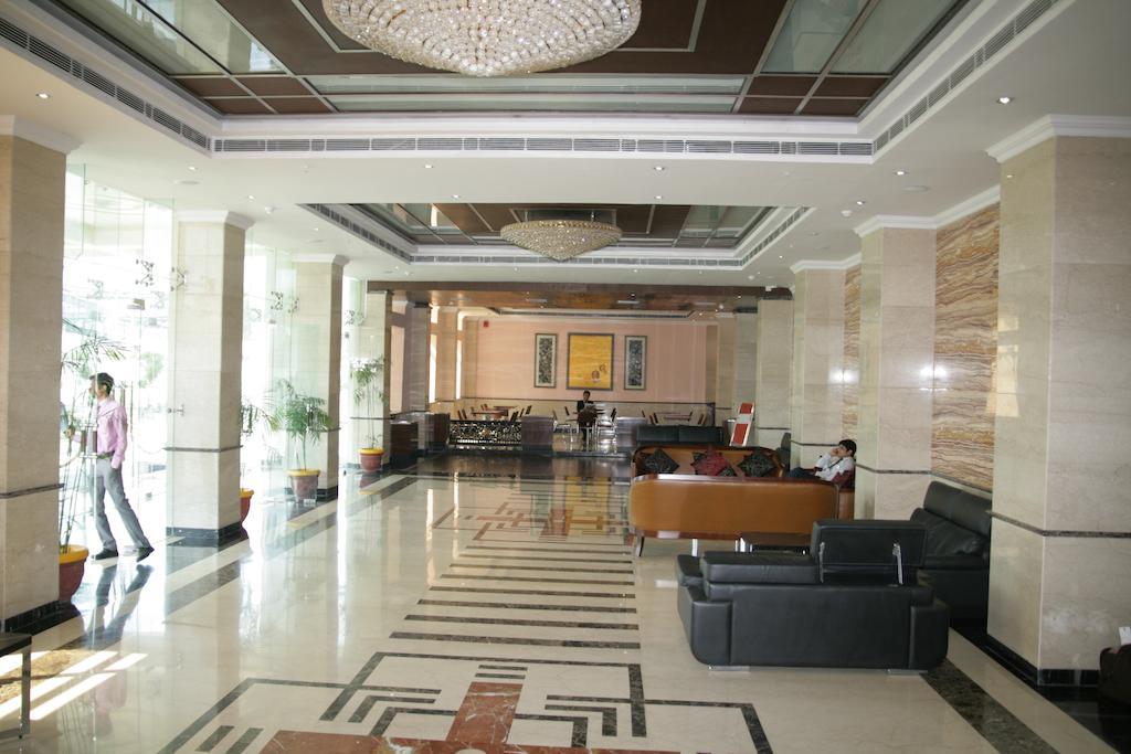 Hotel Saffron Kiran Noida Exterior foto